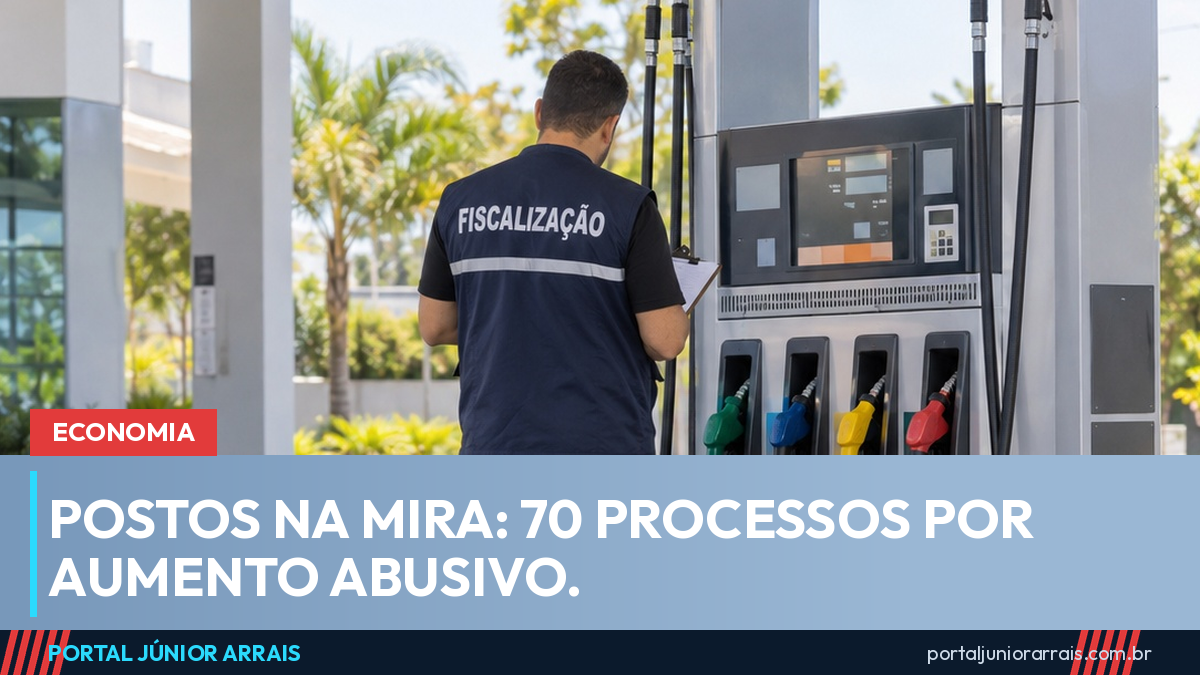 Fiscal de costas, com colete escrito Fiscalização, conferindo uma bomba de combustível em um posto urbano