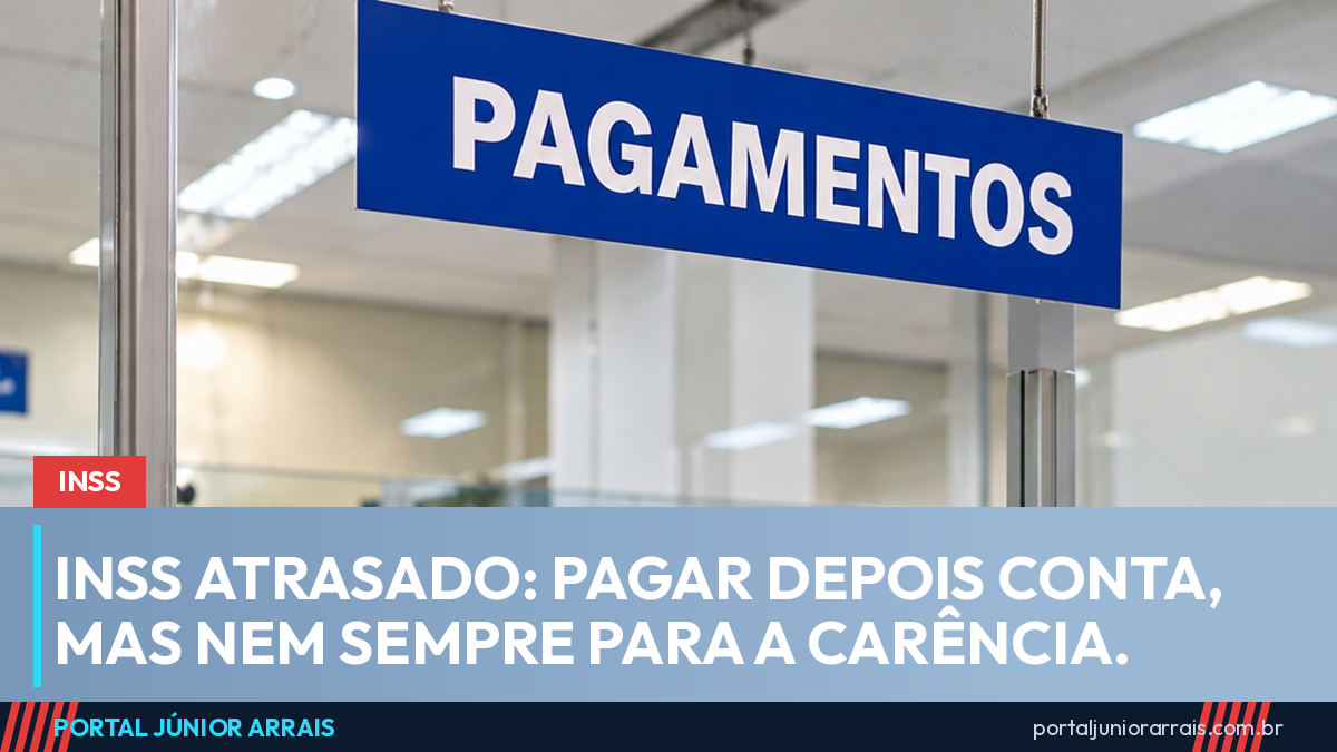 Balcão de casa lotérica com guichê de vidro, maquininha e um boleto dobrado, sob a placa PAGAMENTOS.